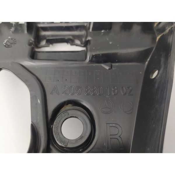 Guia Parachoque Traseiro Direito Mercedes Benz C180 2016