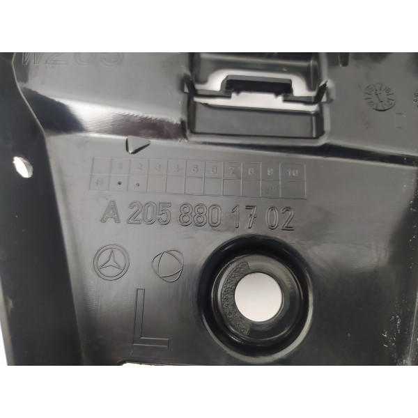 Suporte Guia Parachoque Traseiro Esquerdo C180 2016