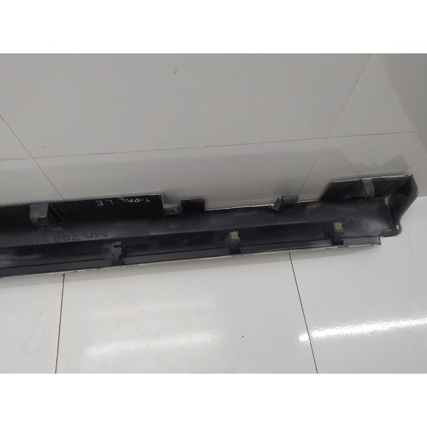 Spoiler Lateral Esquerdo Nissan Tiida 2011