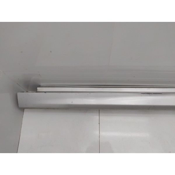 Spoiler Lateral Esquerdo Nissan Tiida 2011