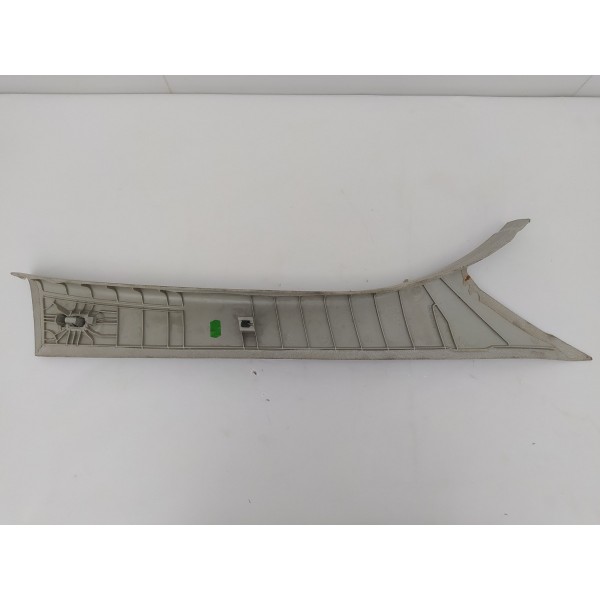 Acabamento Esquerdo Coluna Parabrisa Mercedes C180 2016