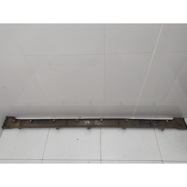 Spoiler Lateral Esquerdo Nissan Livina 2011 2012