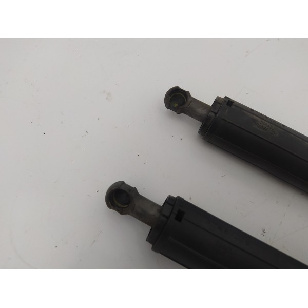 Par Amortecedor Tampa Traseira Bmw 535i Gt 2012