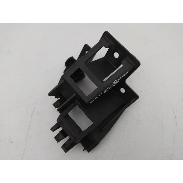 Guia Direito Parachoque Traseiro Vw Jetta 2014 5c6807394a