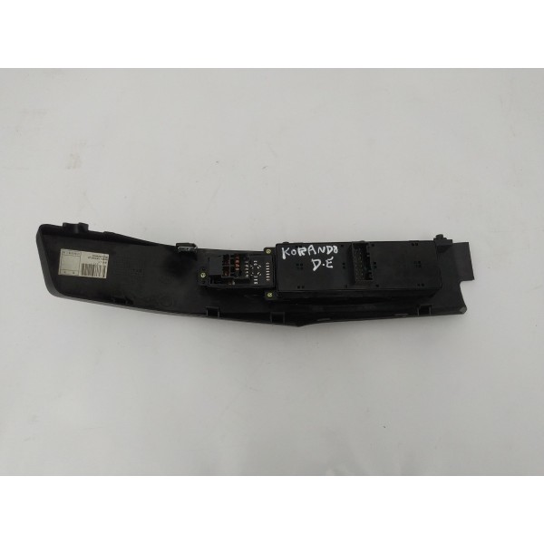 Botão Comando Vidro Dianteiro Esquerdo Korando 2011