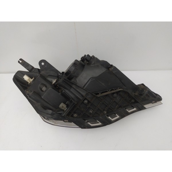 Farol Esquerdo Ssangyong Korando 2011 2012