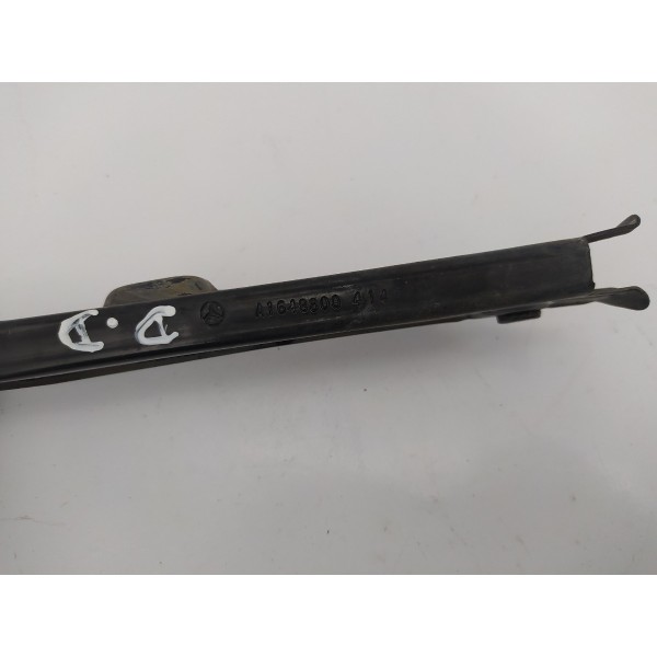 Suporte Guia Direito Parachoque Dianteiro Ml 63 Amg 2010