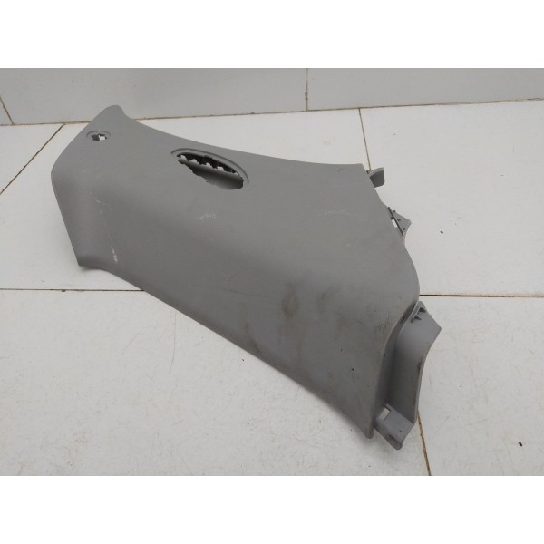 Acabamento Coluna Traseira Esquerda Sportage 2008 Detalhe