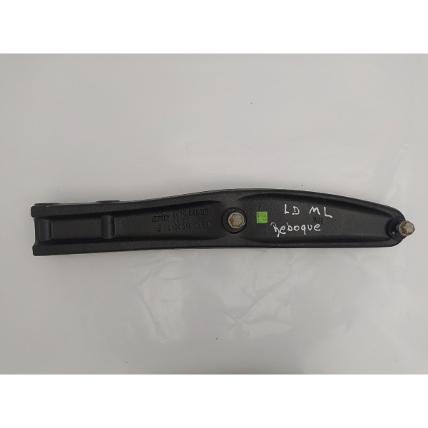 Suporte Direito Reboque Mercedes Benz Ml 63 Amg 2010