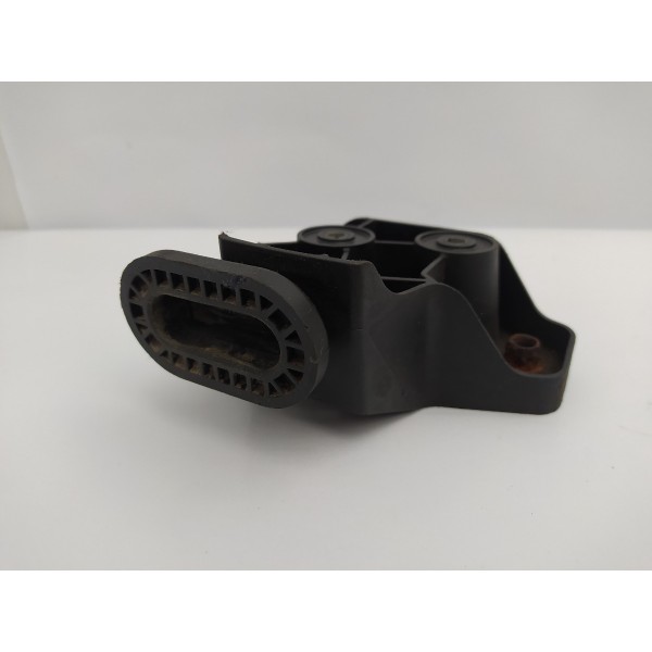 Suporte Guia Esquerdo Parachoque Traseiro Ml 63 Amg 2010