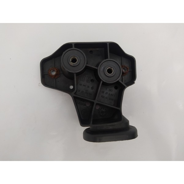 Suporte Guia Direito Parachoque Traseiro Ml 63 Amg 2010