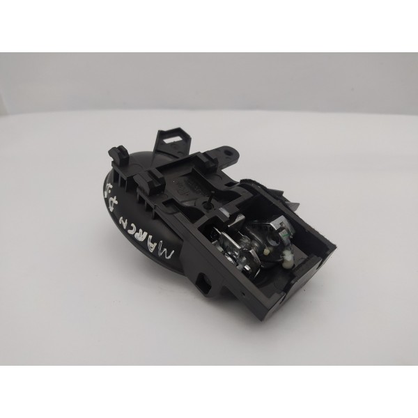 Maçaneta Interna Dianteira Direita Nissan March 2013 2014