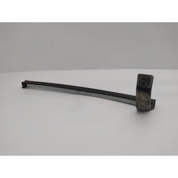 Guia Vidro Dianteiro Esquerdo Nissan Livina 2011 2012