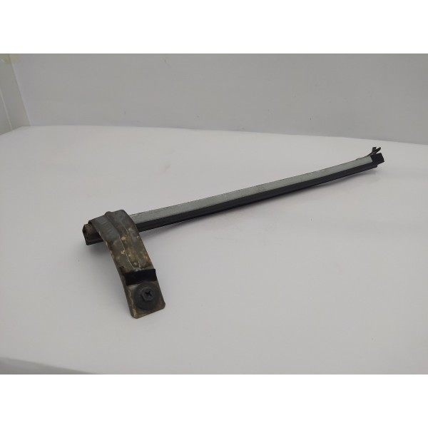 Guia Vidro Dianteiro Esquerdo Nissan Livina 2011 2012