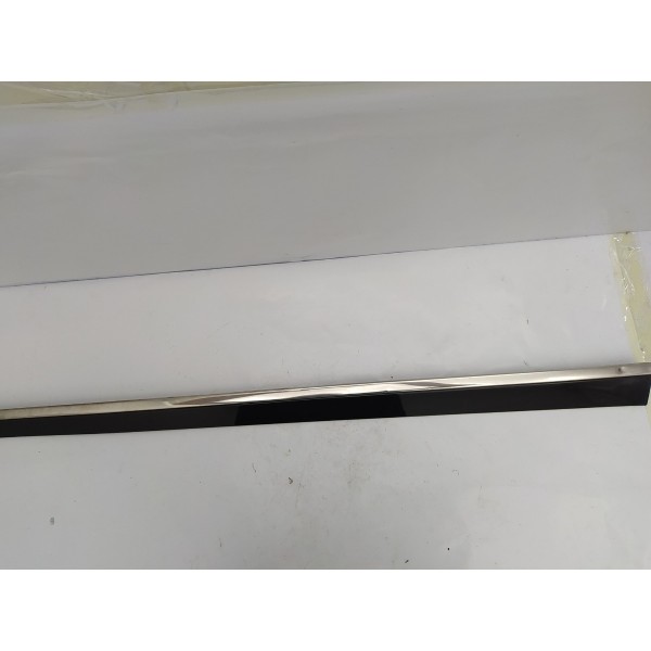 Friso Aplique Porta Dianteira Esquerda Ml 63 Amg 2010