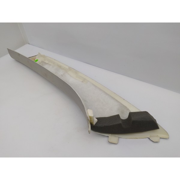 Acabamento Moldura Coluna Interna Direita Ml 63 Amg 2010