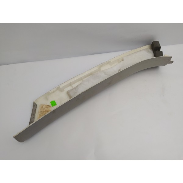 Acabamento Moldura Coluna Interna Direita Ml 63 Amg 2010