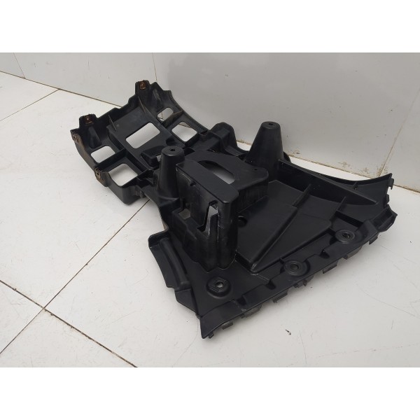 Suporte Guia Esquerdo Parachoque Traseiro Bmw X1 2010 2011