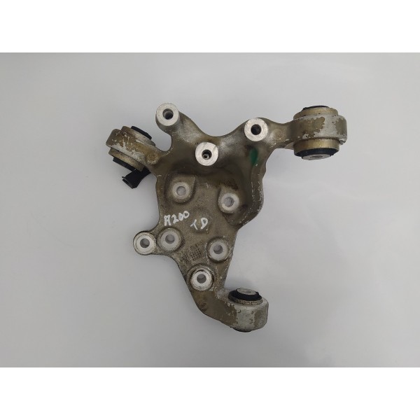 Montante Manga Eixo Traseiro Esquerdo Mercedes A200 2014