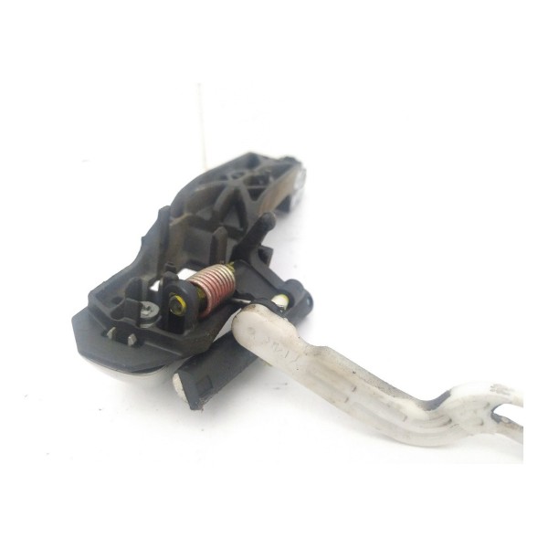 Suporte Maçaneta Traseira Direita Suzuki Grand Vitara 2012