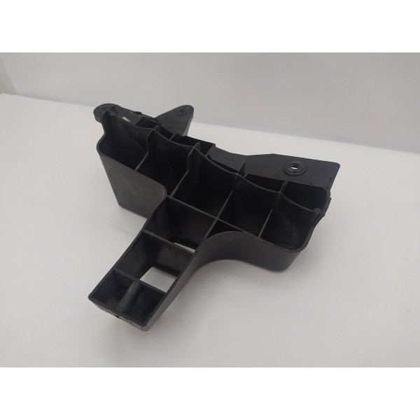 Suporte Guia Esquerdo Parachoque Traseiro Sandero 2012 2013