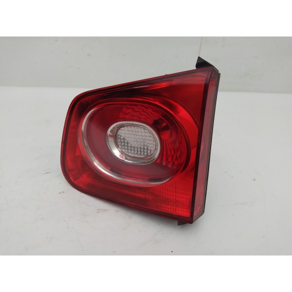 Lanterna Tampa Traseira Direita Volkswagen Tiguan 2011