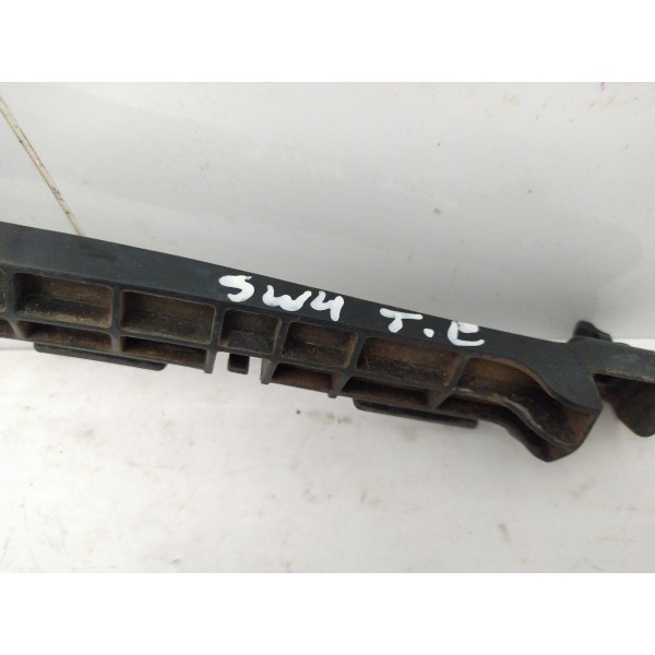 Guia Parachoque Traseiro Esquerdo Toyota Hilux Sw4 2013 2014