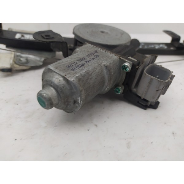 Máquina Vidro Dianteira Direita Nissan Sentra 2017 2018