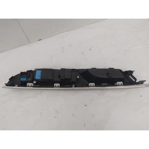 Botão Comando Vidro Dianteiro Esquerdo Suzuki Sx4 2017 2018