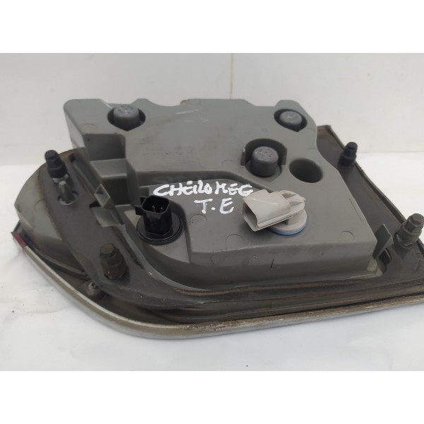 Lanterna Tampa Traseira Esquerda Jeep Grand Cherokee 2014