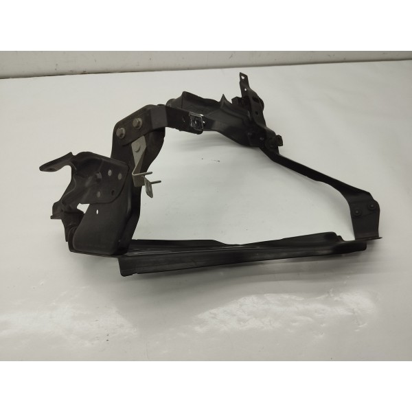 Suporte Farol Esquerdo Mercedes C180 Cgi 2012