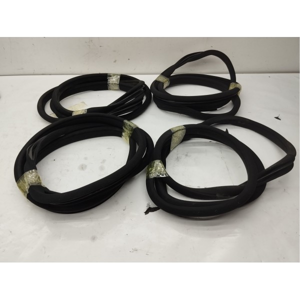 Jogo Borracha 4 Porta Mercedes C180 Cgi 2012