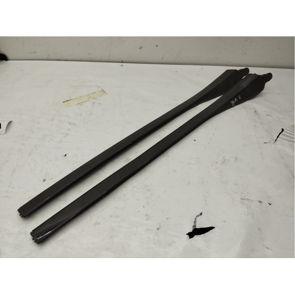 Acabamento Esquerdo Para Brisa Mercedes Gla 200 2015 (uni)