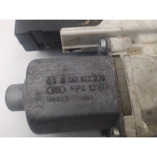 Máquina Vidro Dianteira Esquerda Volkswagen Jetta 2014 2015