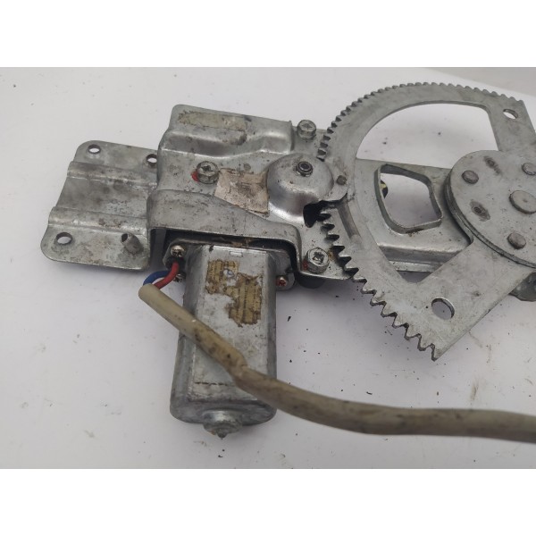 Máquina Vidro Dianteira Esquerda Chevrolet Corsa 2000 2001