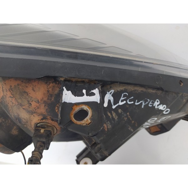 Farol Esquerdo Máscara Negra Fiat Uno 2018 2019 Recuperado