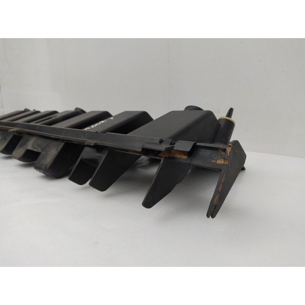 Guia Central Parachoque Traseiro Peugeot 3008 2011 2012 2013