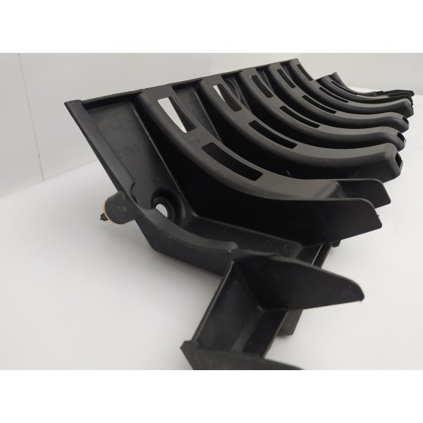 Guia Central Parachoque Traseiro Peugeot 3008 2011 2012 2013