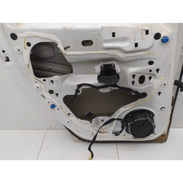 Porta Traseira Esquerda Peugeot 3008 2011 2012 2013 Detalhe