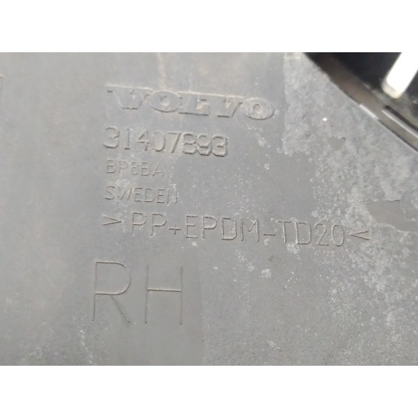 Guia Parachoque Traseiro Direito Volvo S60 T5 2015 2016
