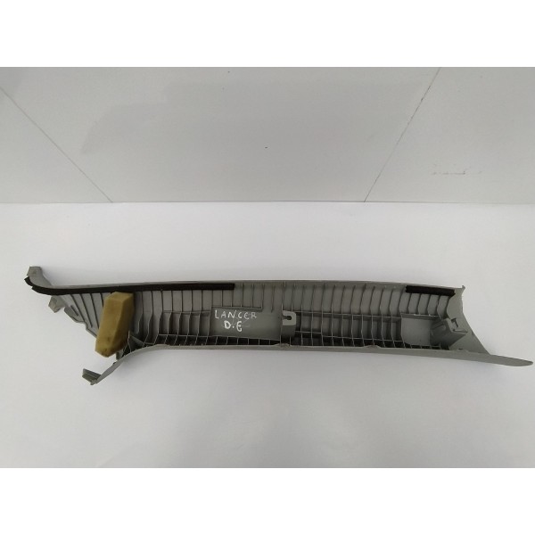 Acabamento Coluna Esquerda Mitsubishi Lancer 2013 2014