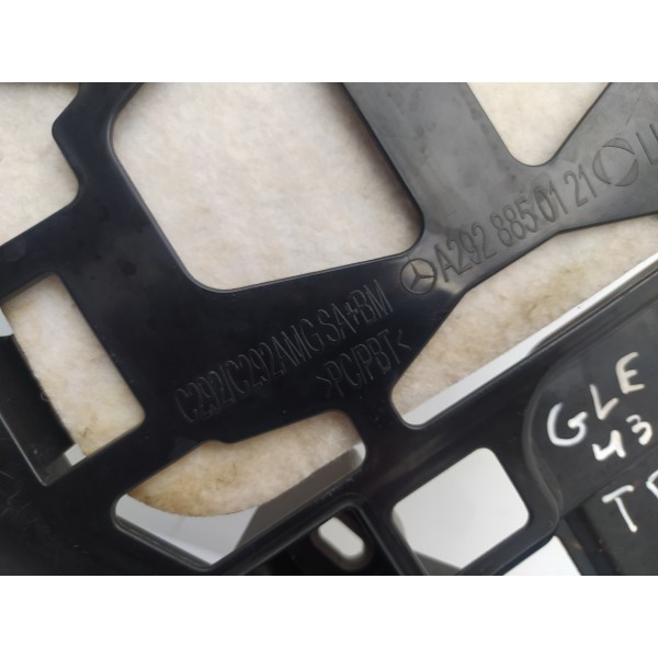 Guia Parachoque Traseiro Esquerdo Mercedes Benz Gle 43 2019