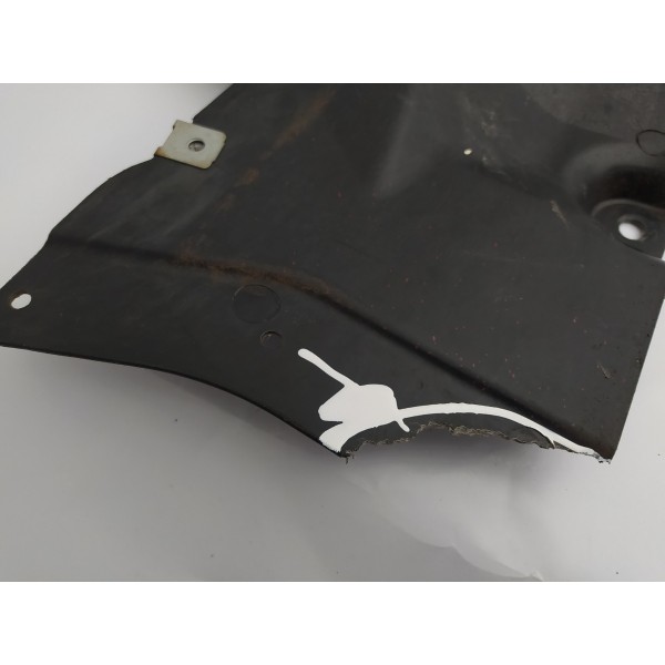 Protetor Assoalho Direito Mercedes Benz Gle 43 2019 Detalhe