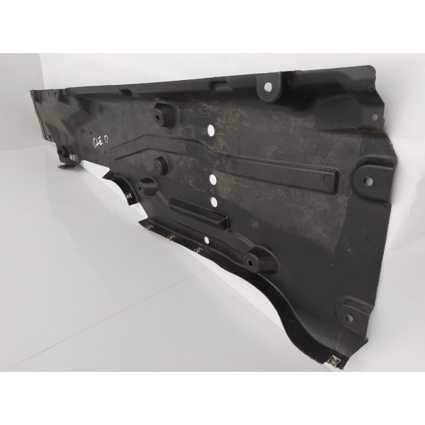 Protetor Assoalho Direito Mercedes Benz Gle 43 2019 Detalhe