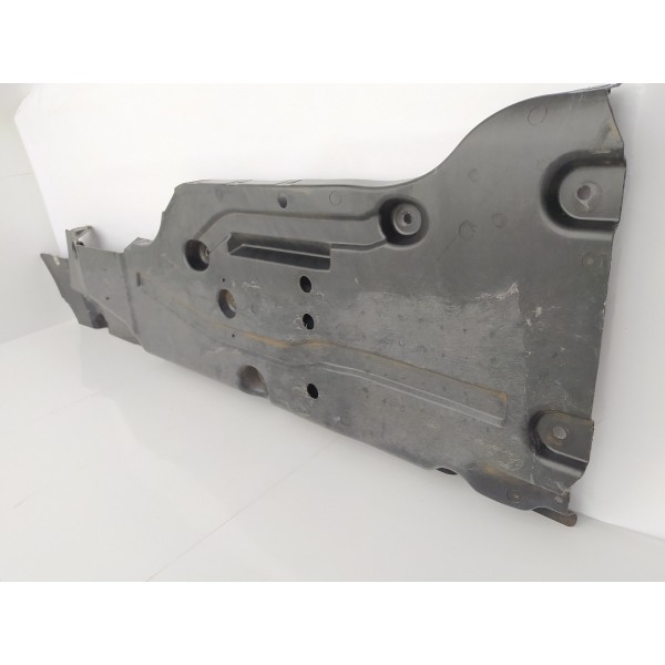 Protetor Assoalho Direito Mercedes Benz Gle 43 2019 Detalhe