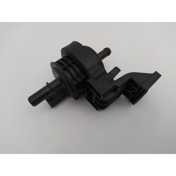 Válvula Canister Mercedes Benz Gle 43 Amg 2019 A0014700993