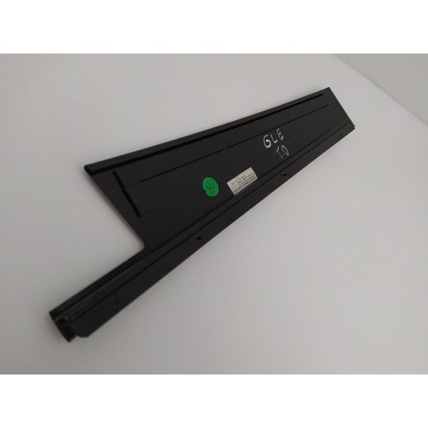 Moldura Traseira Esquerda Black Piano Mercedes Gle 43 2019