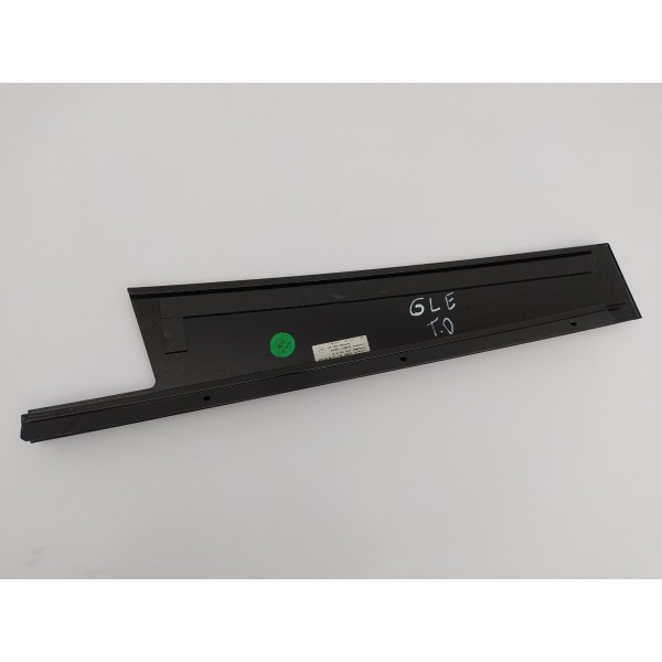 Moldura Traseira Direita Black Piano Mercedes Gle 43 2019