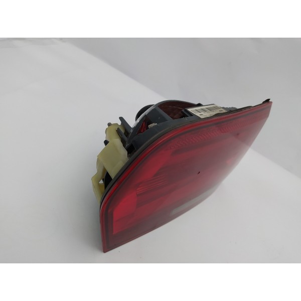 Lanterna Tampa Traseira Esquerda Bmw 320i 2013 2014 Detalhe