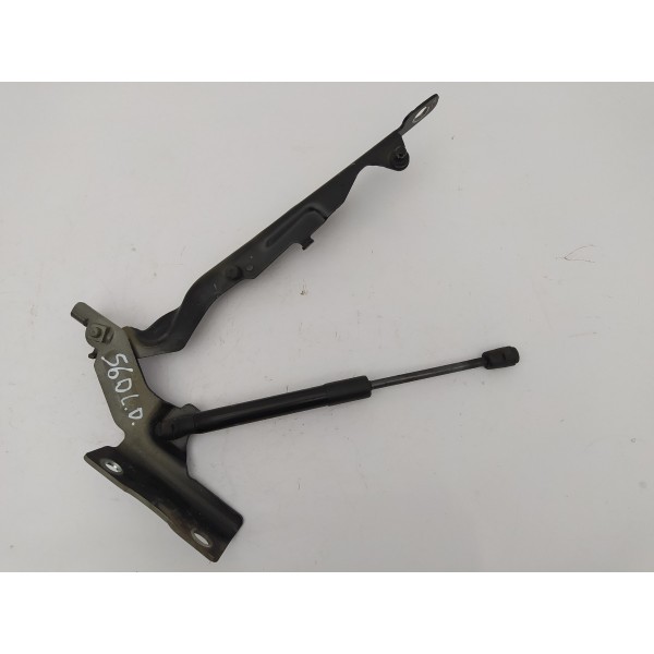 Dobradiça Braço Direito Capô Volvo S60 2016 2017